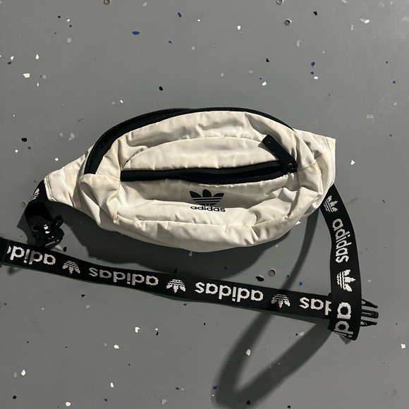 Adidas bag - Picture 3 of 3